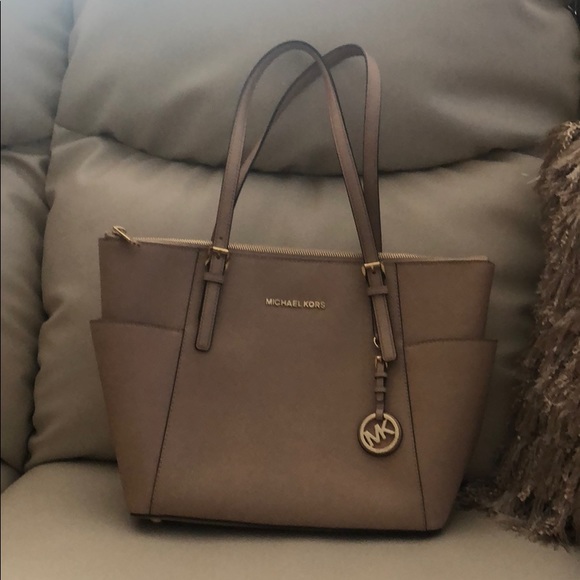 Michael Kors Jetset Tote - Picture 1 of 4